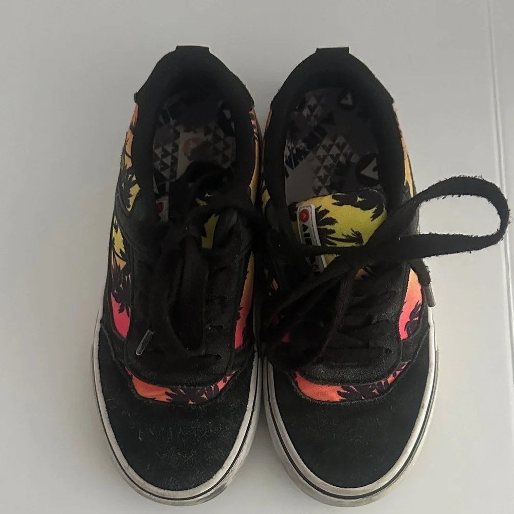 Airwalk Kids Black and Vibrant Palm Sneakers Size 2